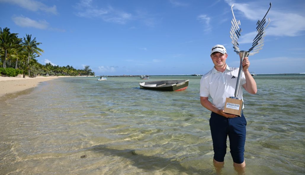 Schaper chips in to win Mauritius Open
